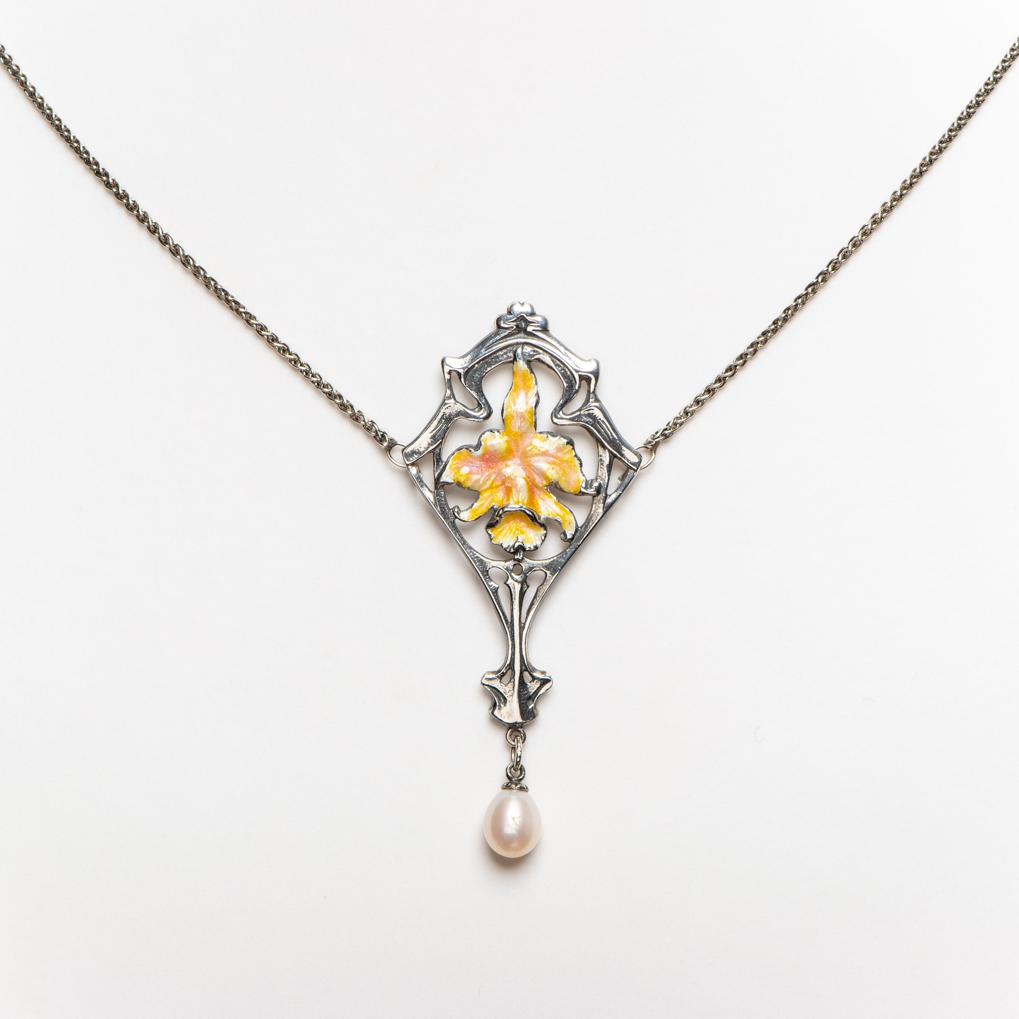Collier Leliana