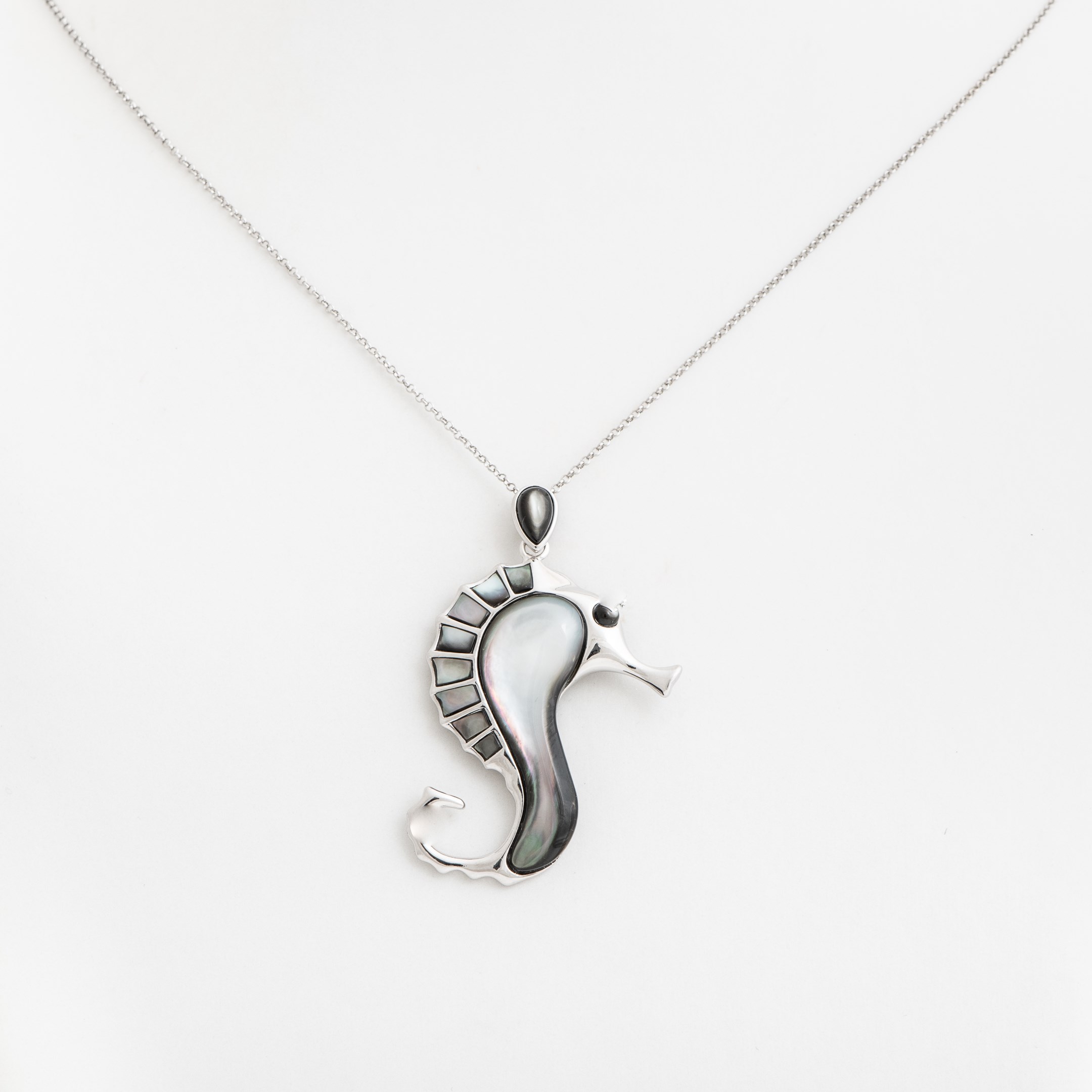 Collier C Moon