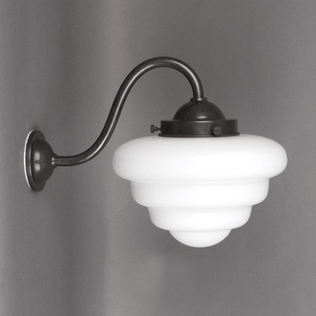 Verbronsd zwanenhalsarmatuur met opaalwit glas